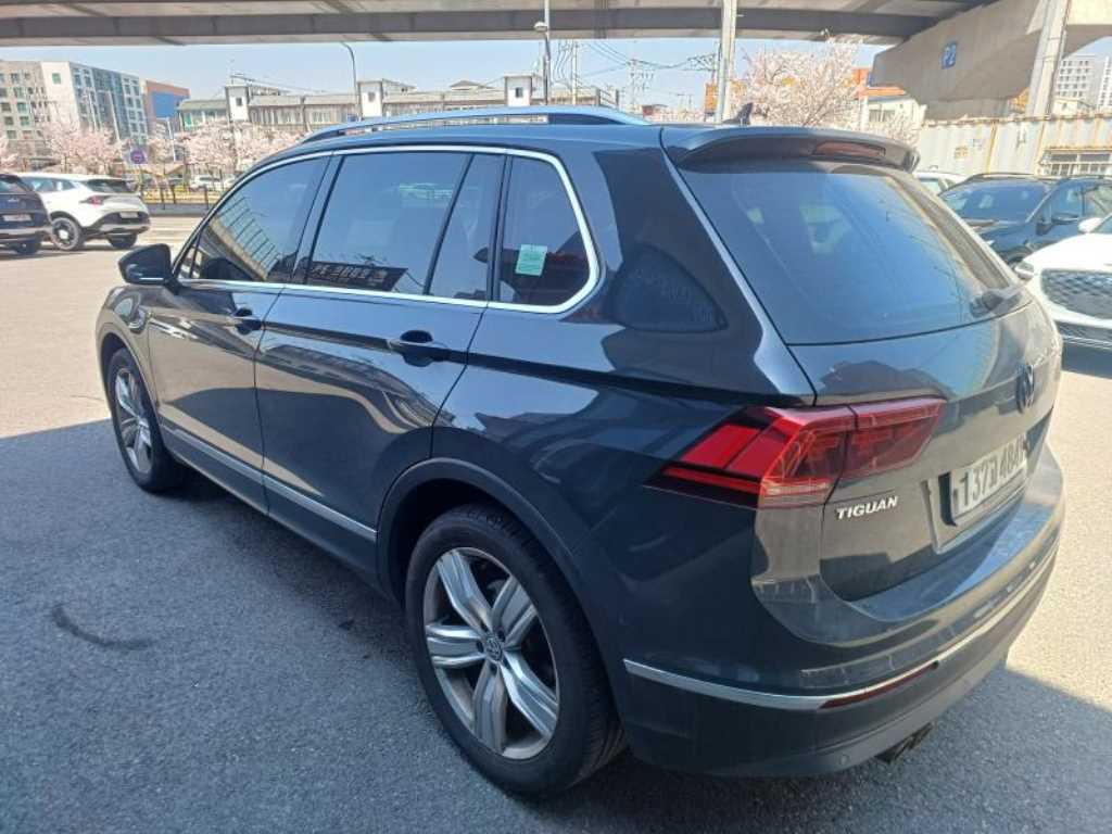 Volkswagen Tiguan - Vista 4