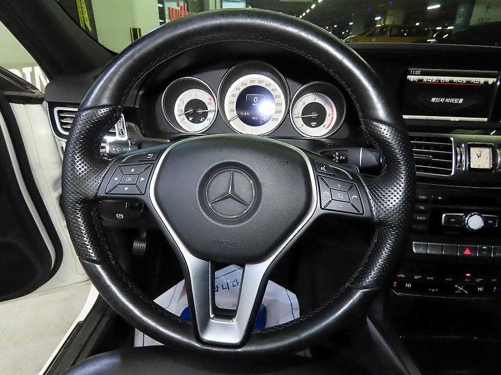 Mercedes Benz E class - Vista 8