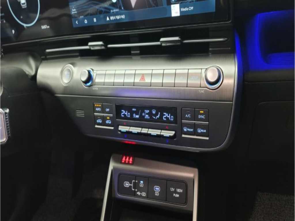 HYUNDAI Kona - Vista 11