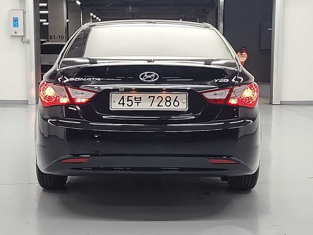 HYUNDAI Sonata - Vista 3