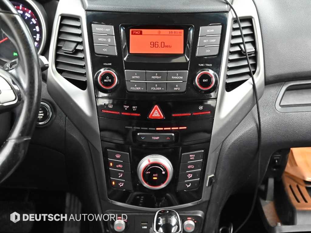 Ssangyong Tivoli 2016 Blanco - Importación desde Corea - HF Imports Iquique - Foto 14