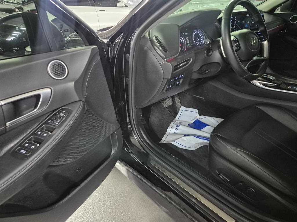 HYUNDAI Sonata - Vista 11