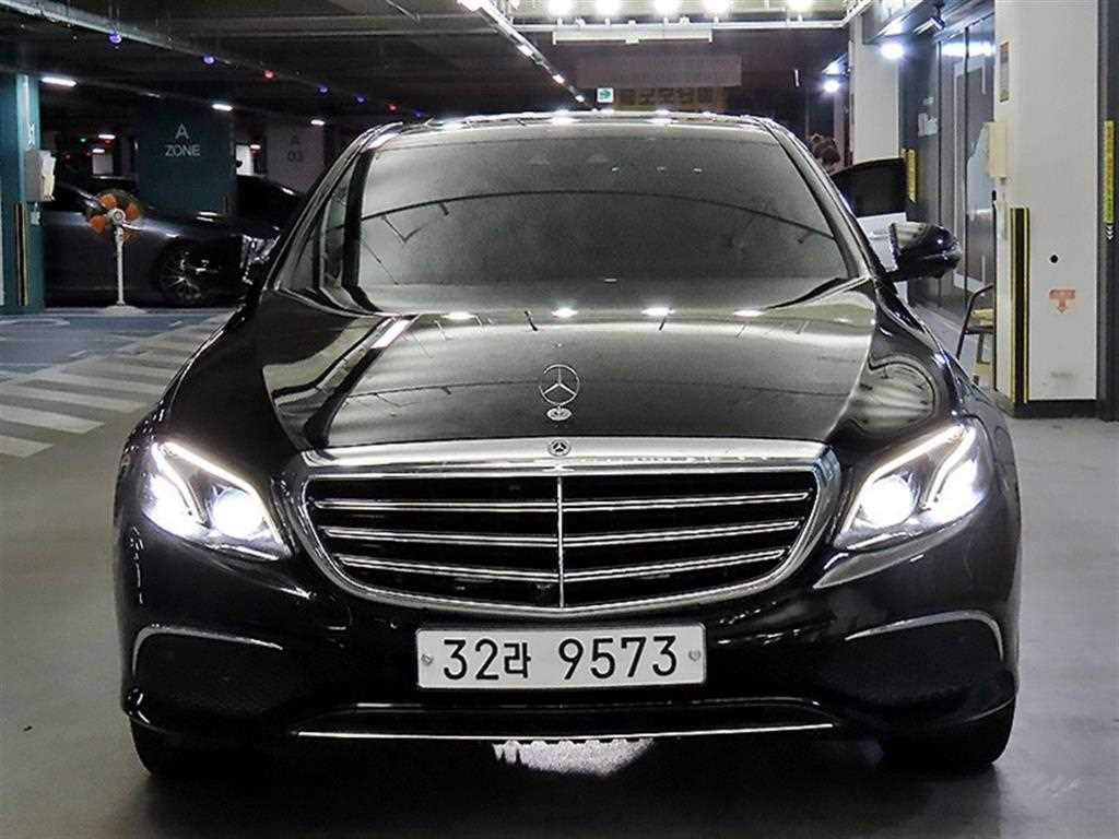 Mercedes Benz E class - Vista 2