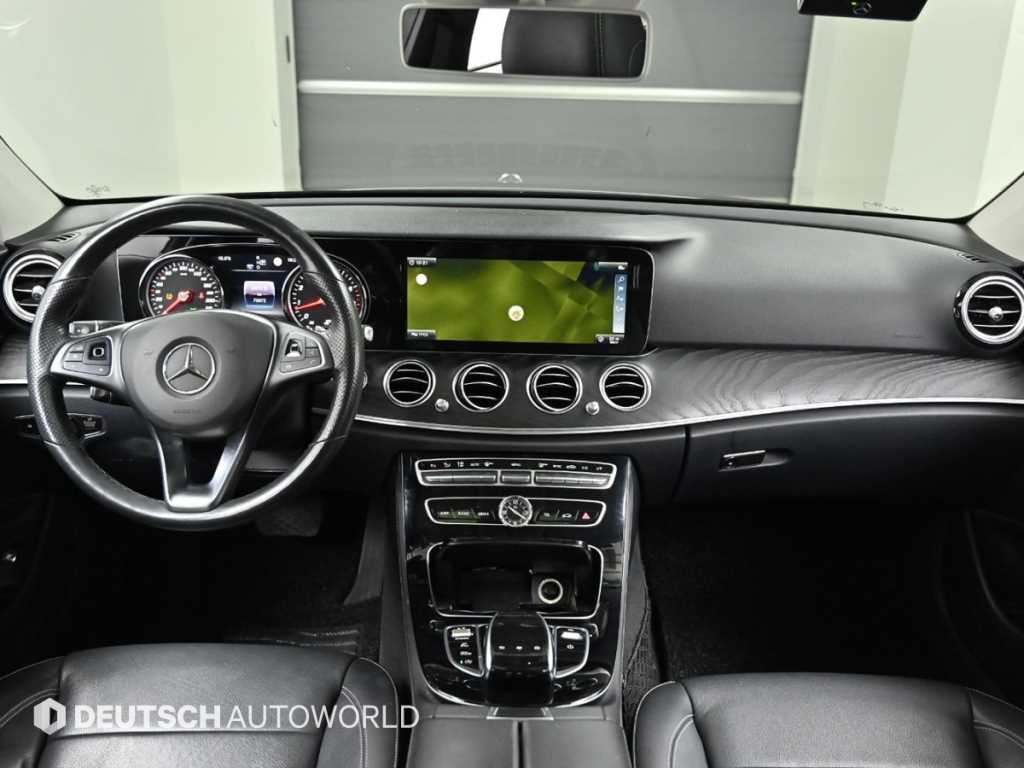 Mercedes Benz E class - Vista 7