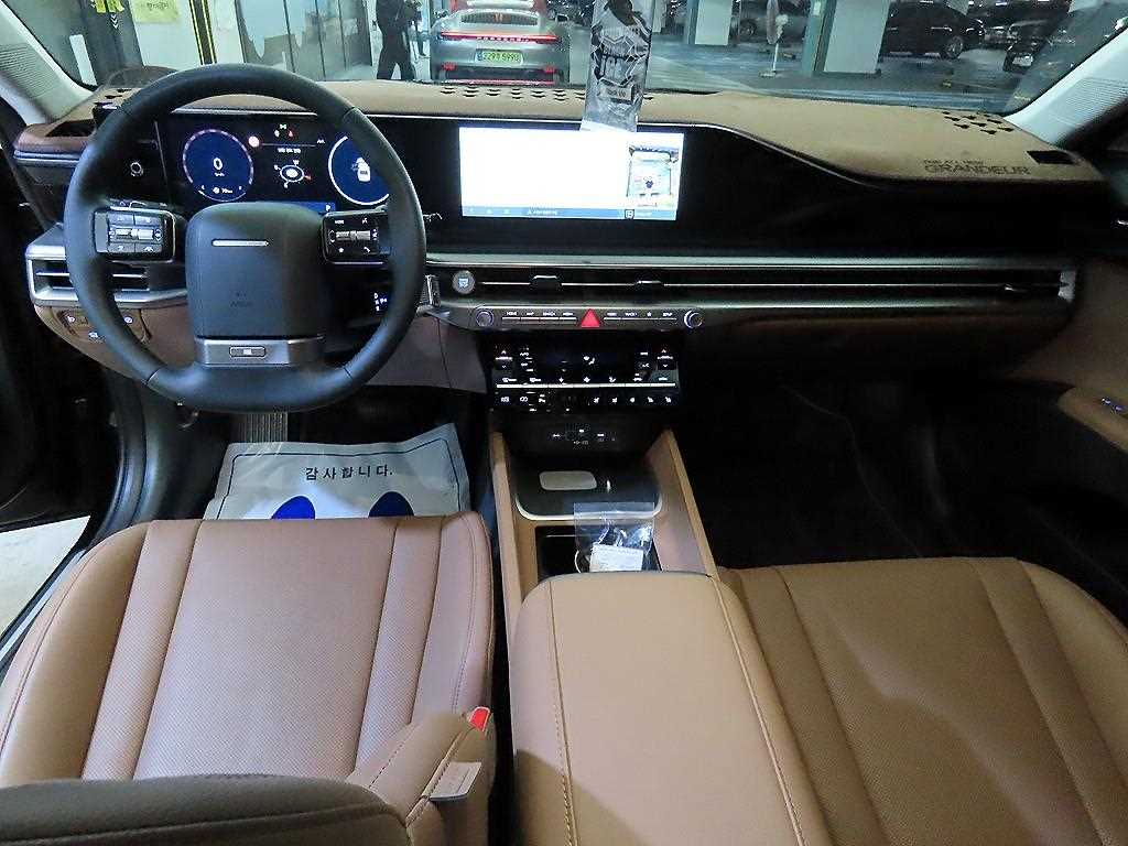 HYUNDAI Grandeur - Vista 10