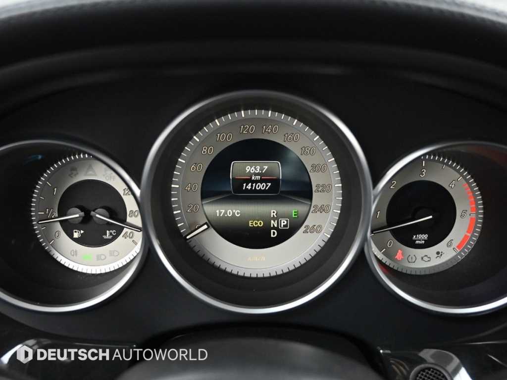 Mercedes Benz CLS Class - Vista 8