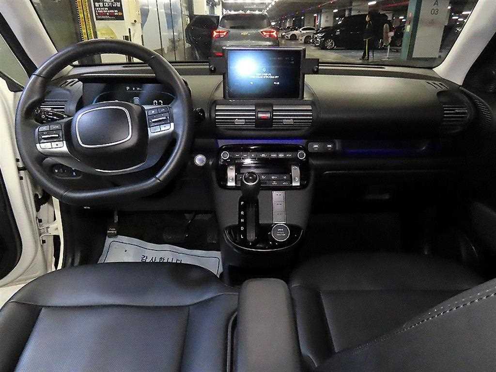 HYUNDAI Casper - Vista 10