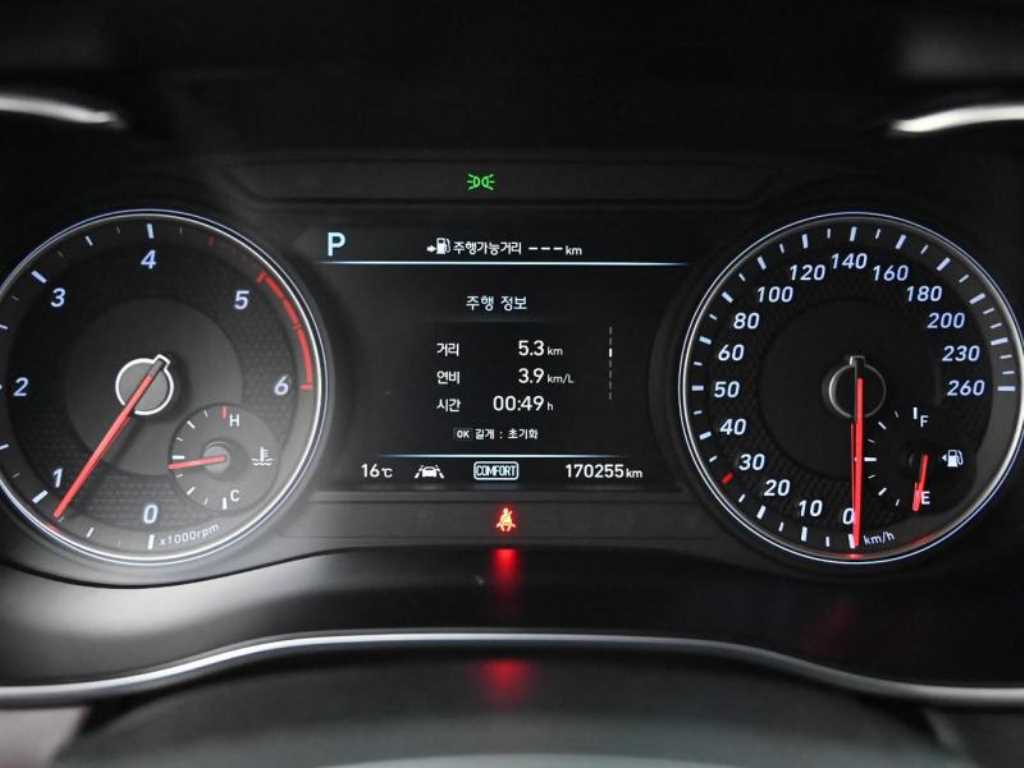 Genesis G70 - Vista 8