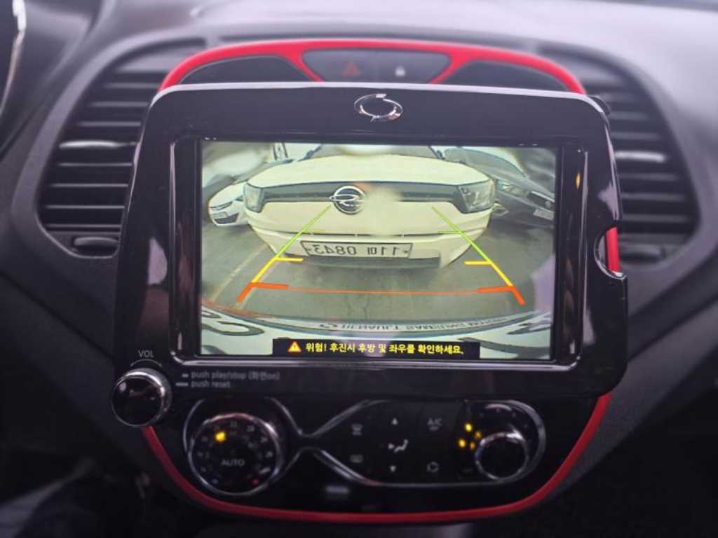 SAMSUNG QM3 - Vista 9