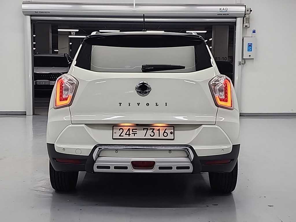 Ssangyong Tivoli - Vista 3