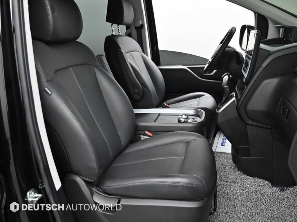 HYUNDAI Staria - Vista 10