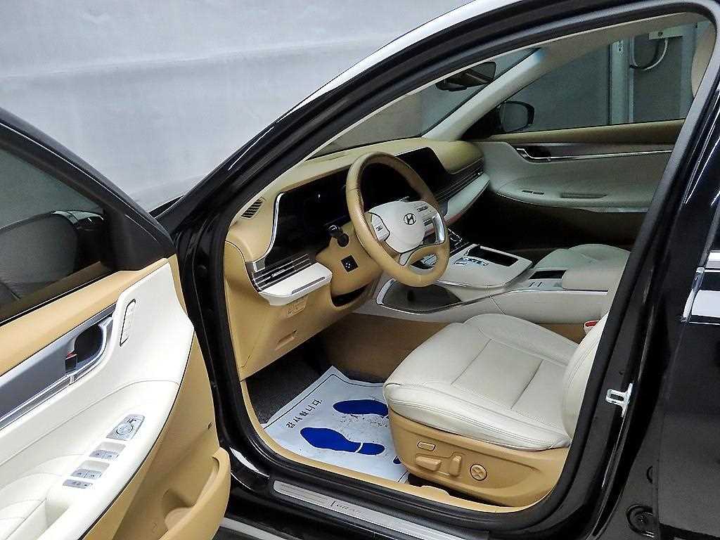 HYUNDAI Grandeur - Vista 5