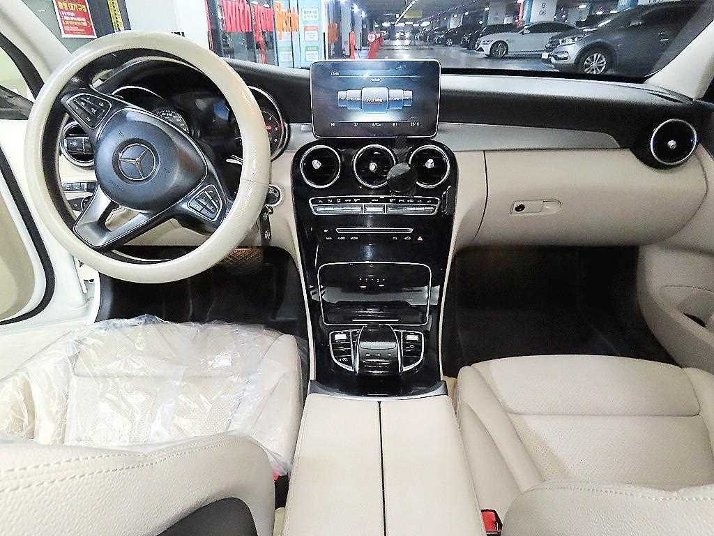 Mercedes Benz C Class 2017 Blanco - Importación desde Corea - HF Imports Iquique - Foto 1