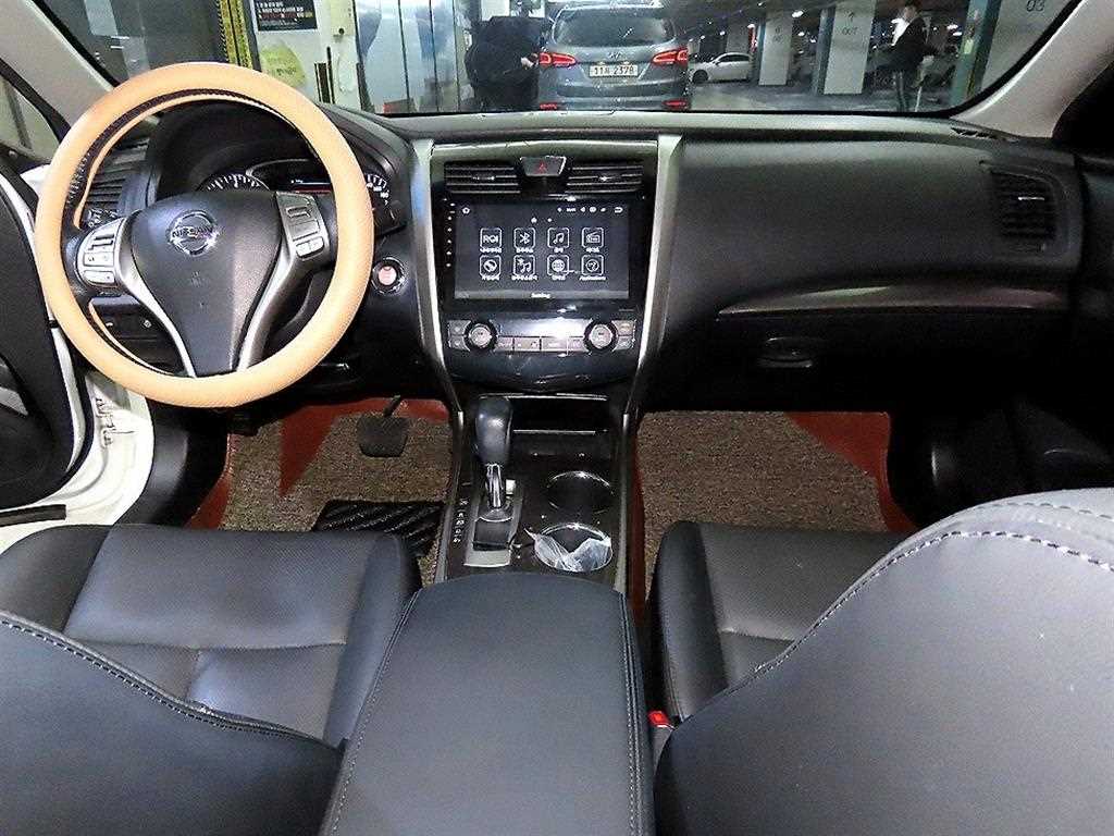 Nissan Altima - Vista 10