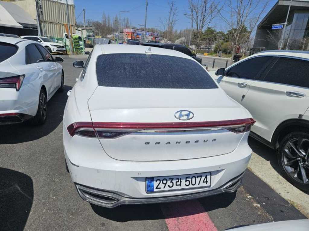 HYUNDAI Grandeur - Vista 3