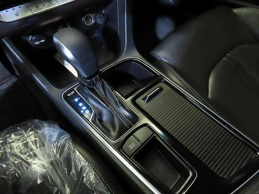 HYUNDAI Sonata - Vista 12