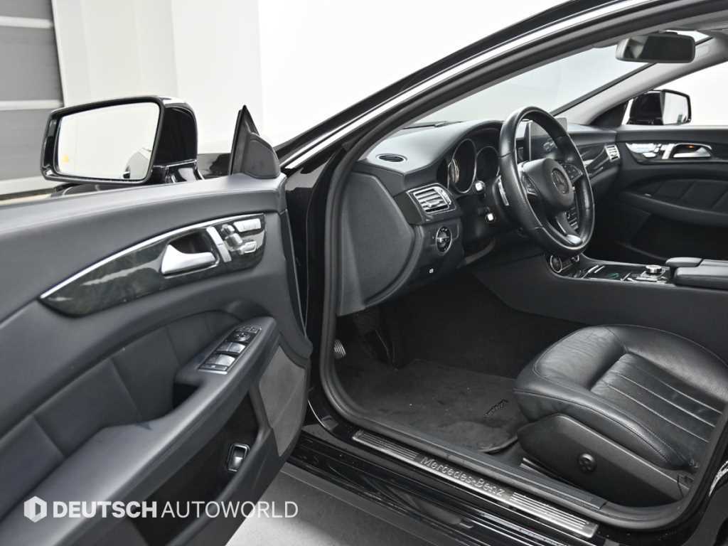 Mercedes Benz CLS Class - Vista 11