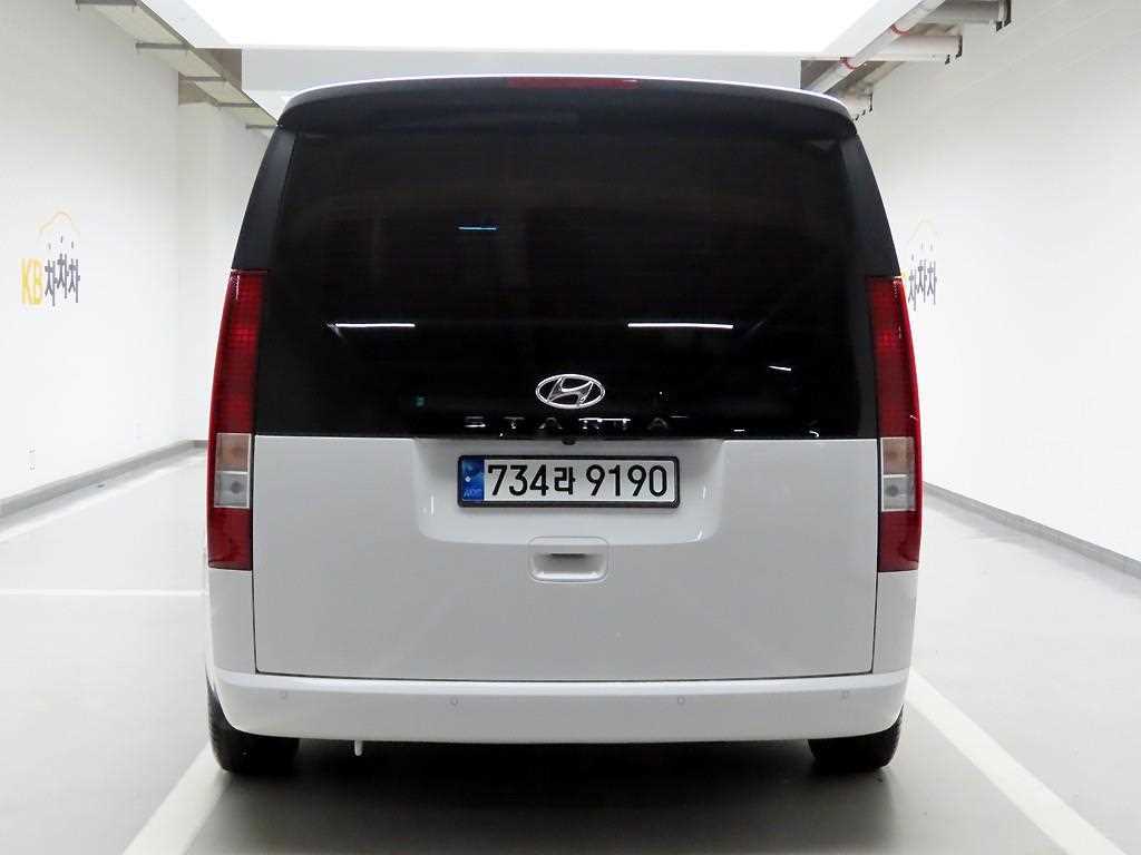 HYUNDAI Staria - Vista 5