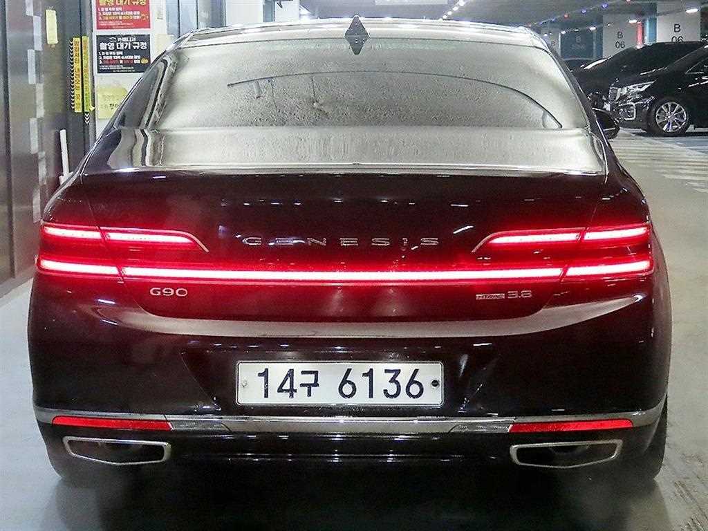 Genesis G90 - Vista 5