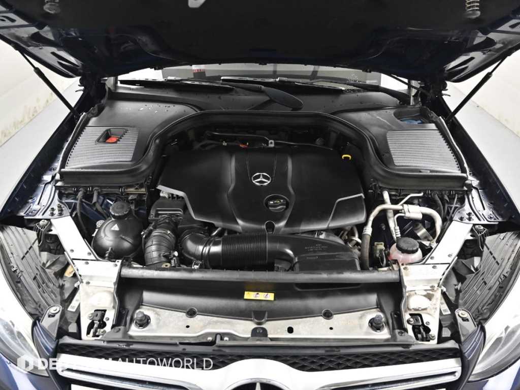 Mercedes Benz GLC Class - Vista 6