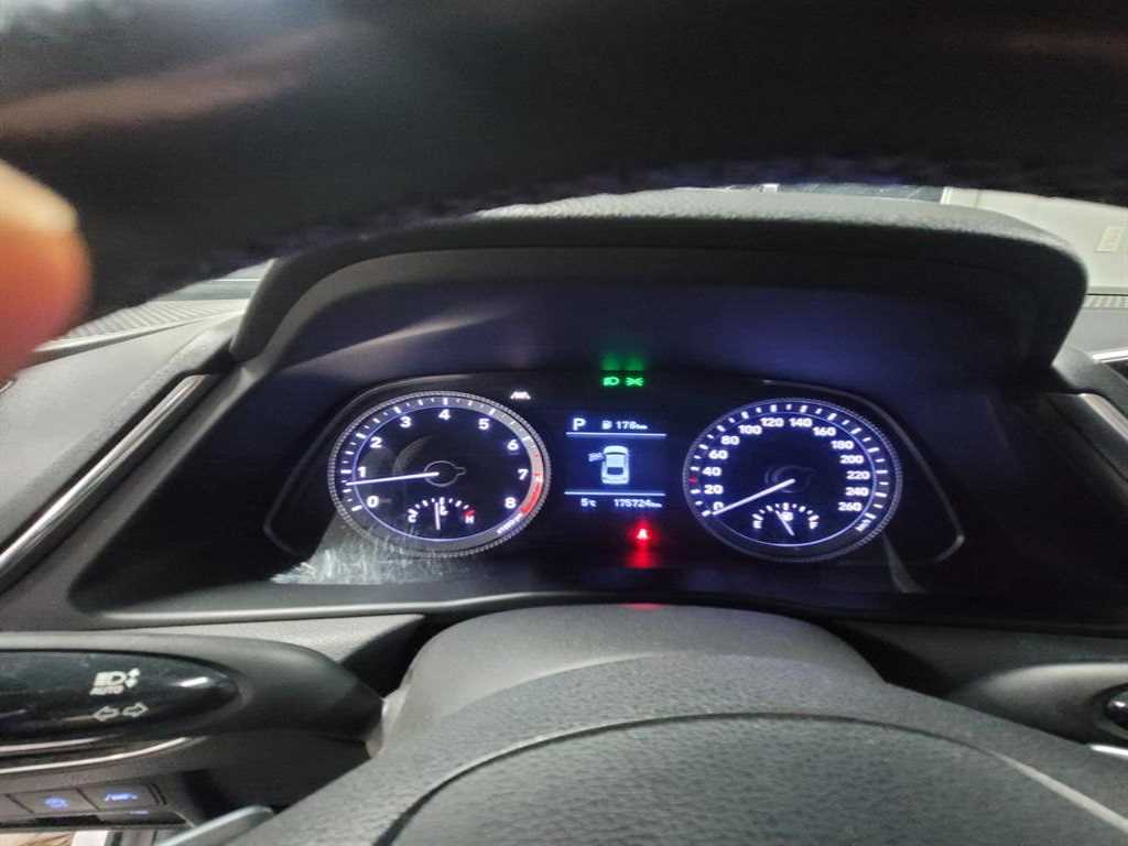 HYUNDAI Sonata - Vista 10