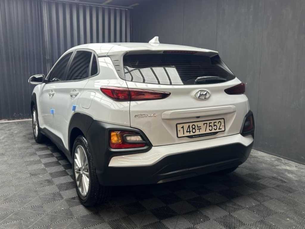 HYUNDAI Kona - Vista 4