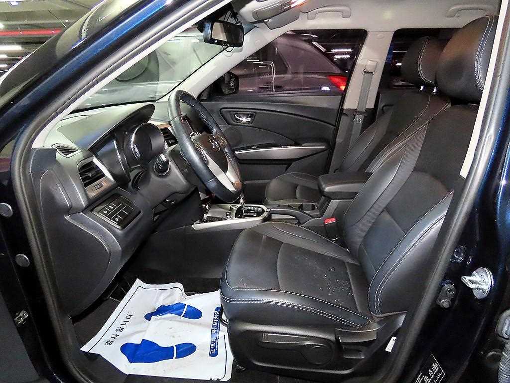 Ssangyong Tivoli - Vista 6