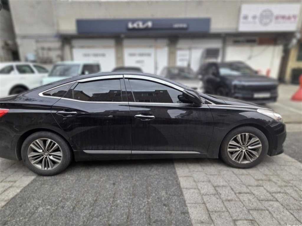 HYUNDAI Grandeur - Vista 4