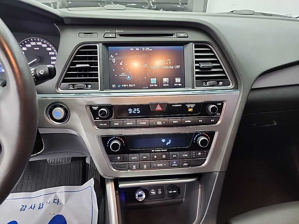 HYUNDAI Sonata - Vista 10