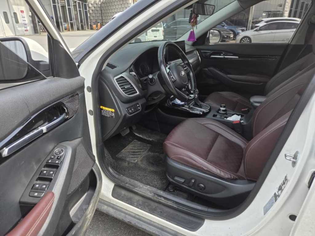 KIA Seltos - Vista 3