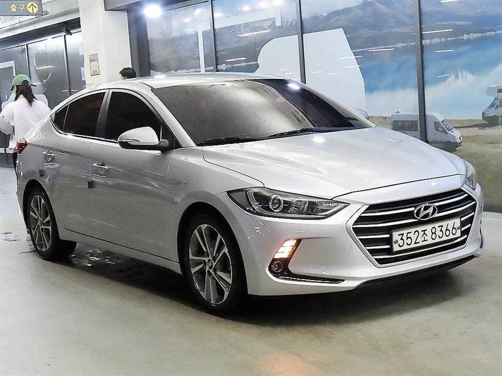 HYUNDAI Avante 2018 Gris - Importación desde Corea - HF Imports Iquique - Foto 1
