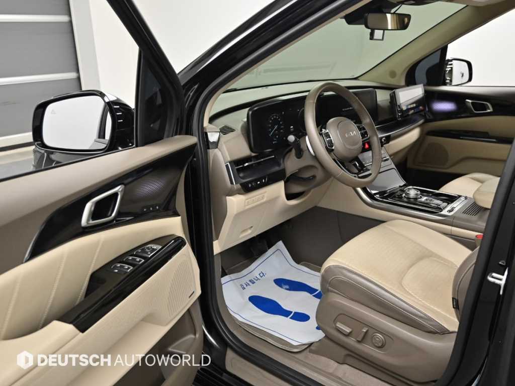 KIA Carnival - Vista 11