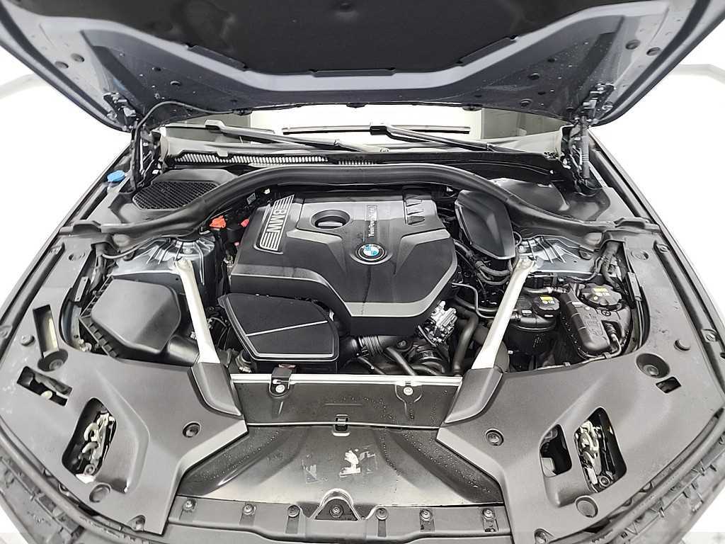 BMW 5 Series - Vista 5