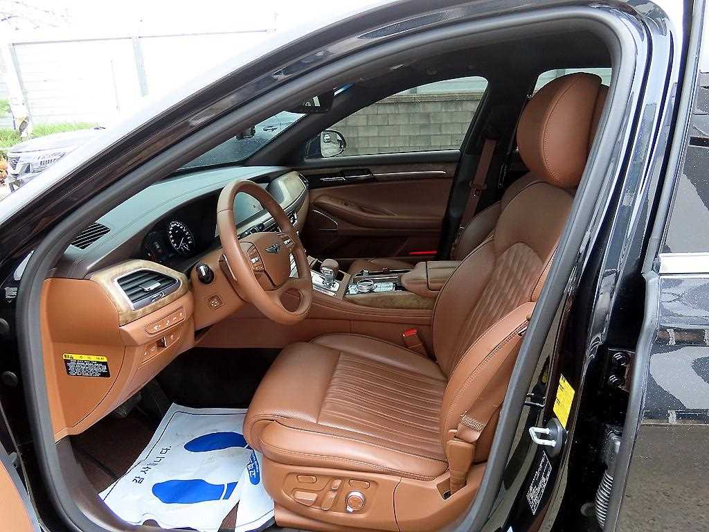 Genesis G90 - Vista 5