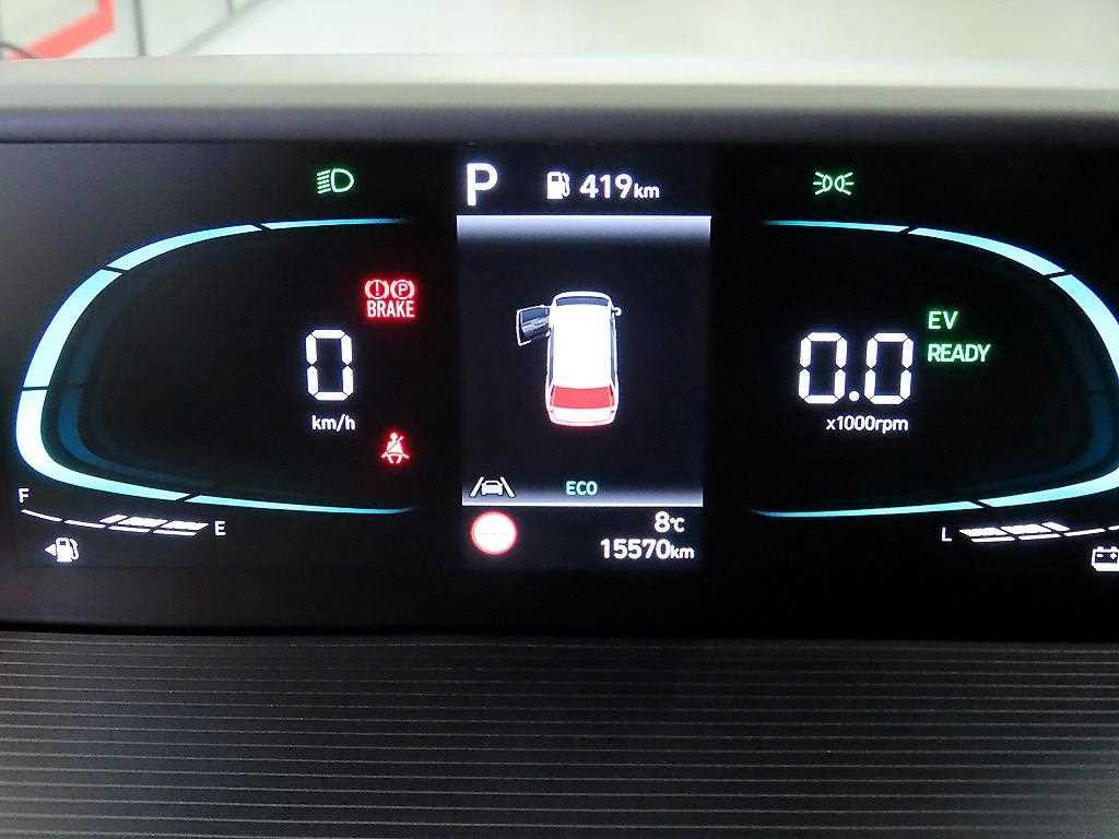 HYUNDAI Staria - Vista 8