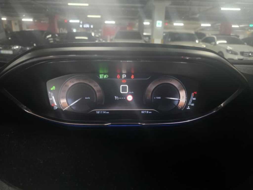 Peugeot 5008 - Vista 9