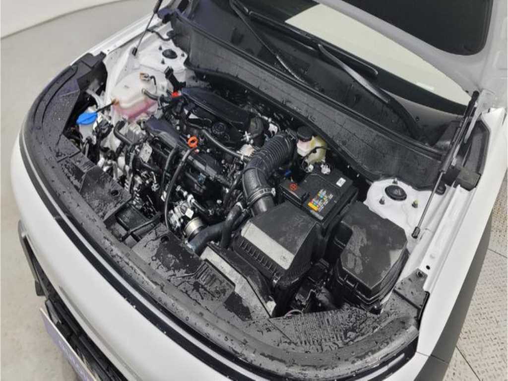 HYUNDAI Kona - Vista 7