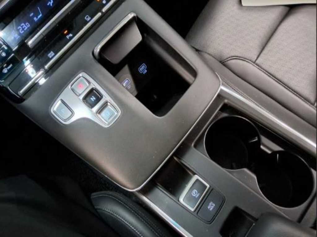 HYUNDAI Grandeur - Vista 11