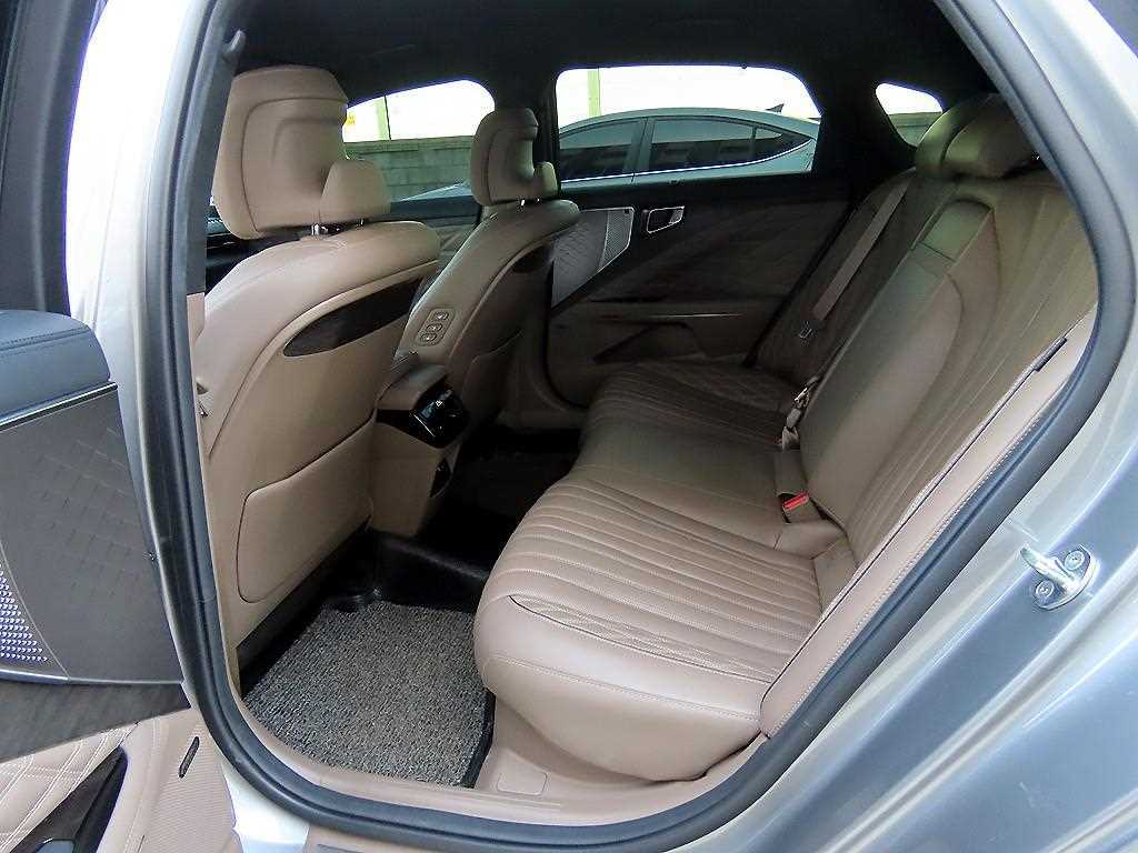 KIA K8 - Vista 6