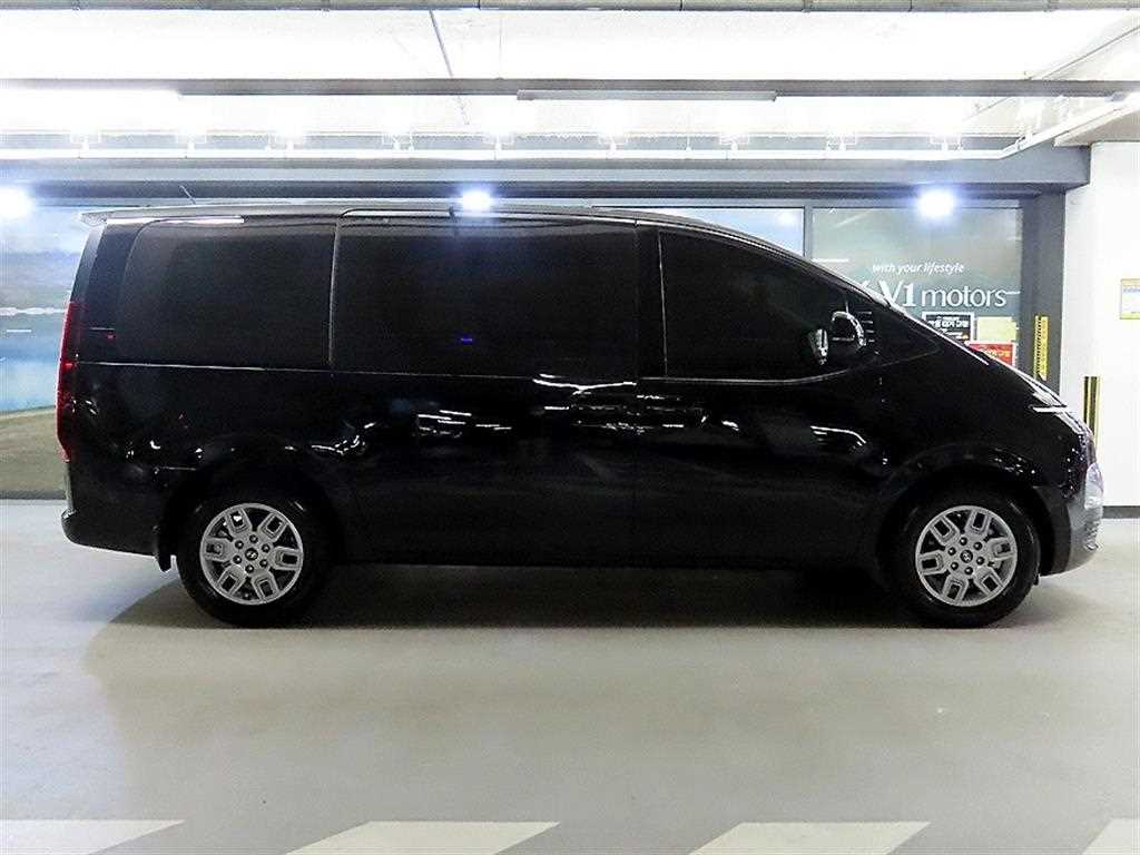 HYUNDAI Staria - Vista 3