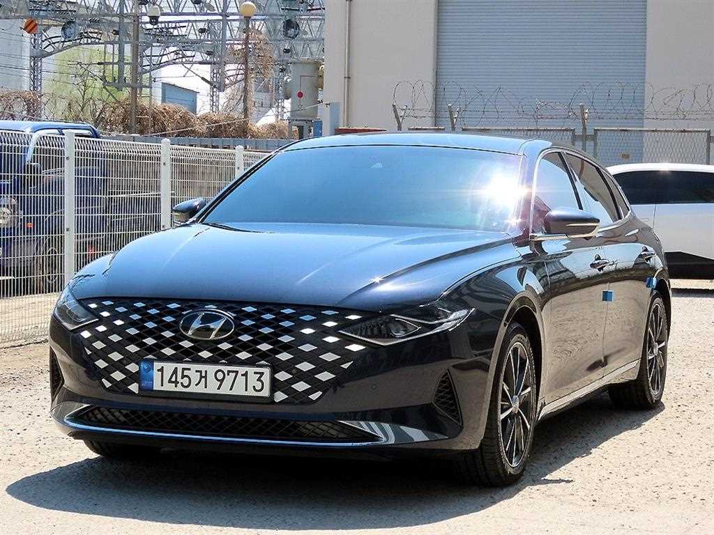 HYUNDAI Grandeur - Vista 2