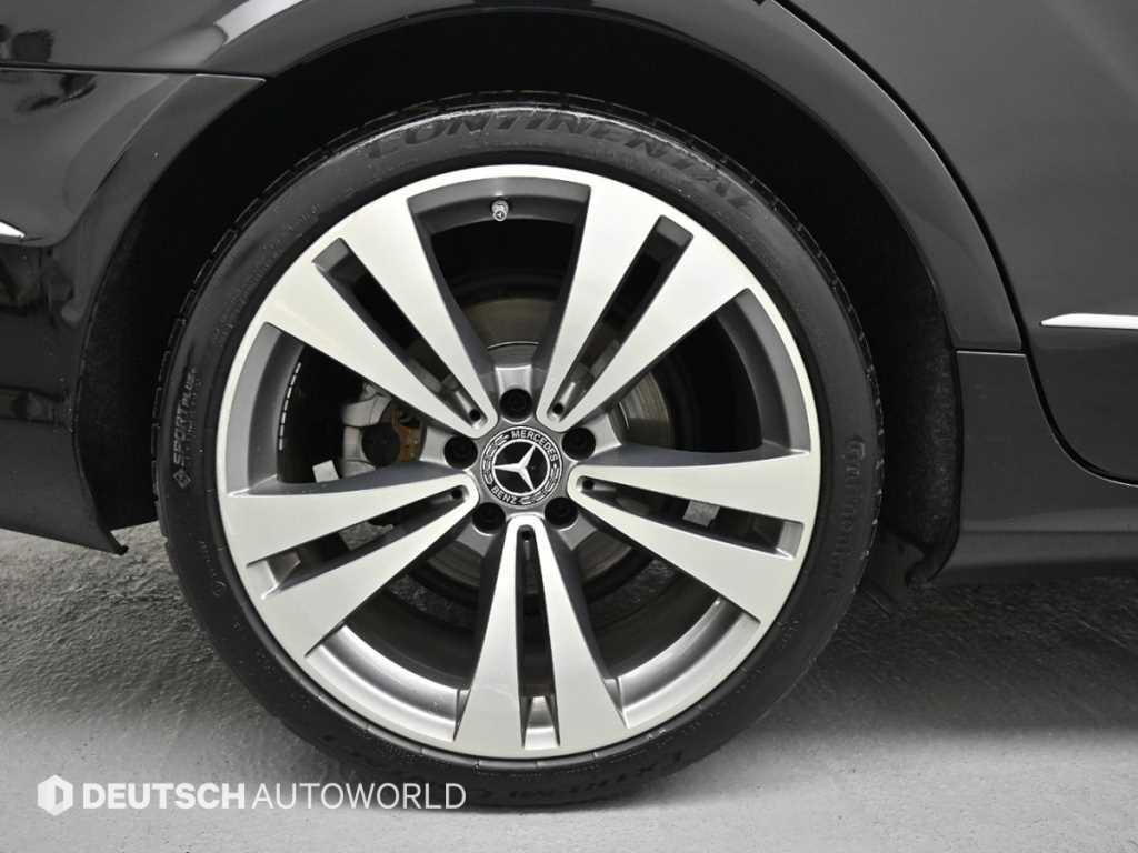 Mercedes Benz CLS Class - Vista 5