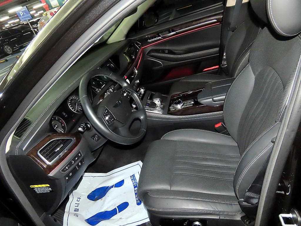 Genesis G90 - Vista 6