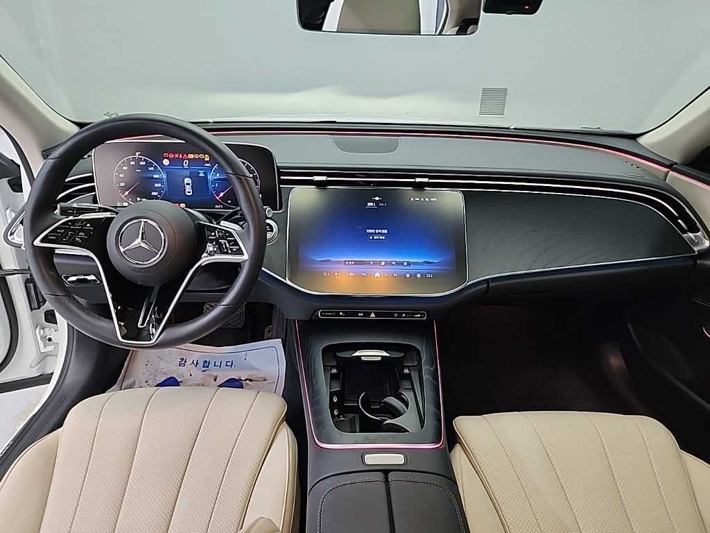 Mercedes Benz E class - Vista 7