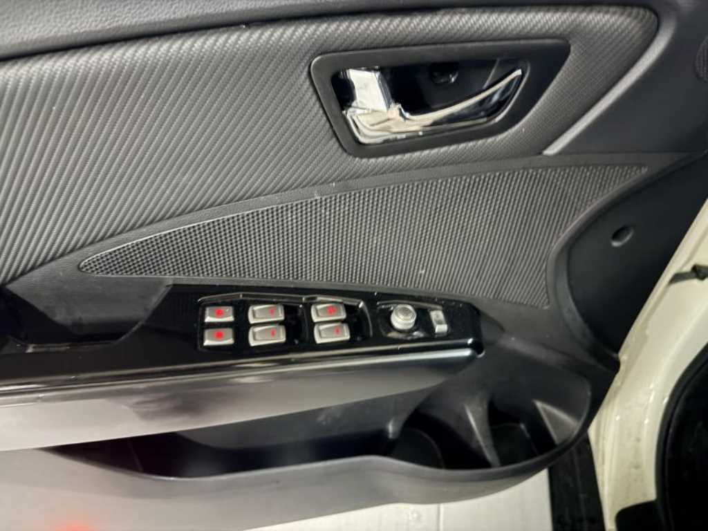 Ssangyong Tivoli - Vista 11