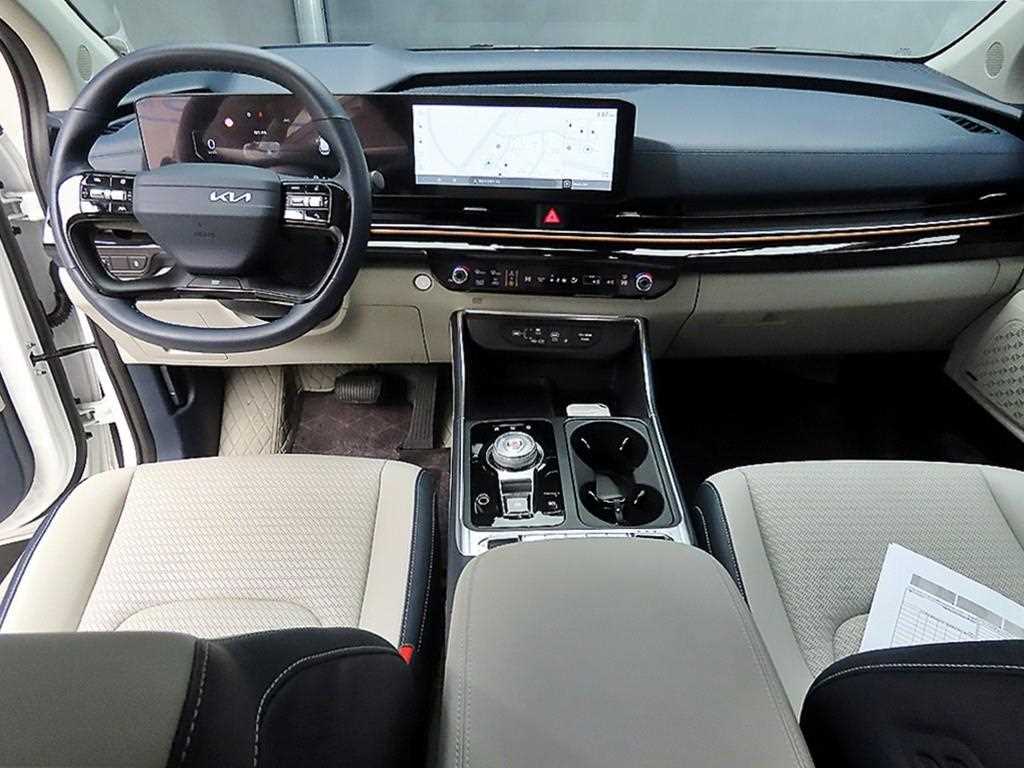 KIA Carnival - Vista 7