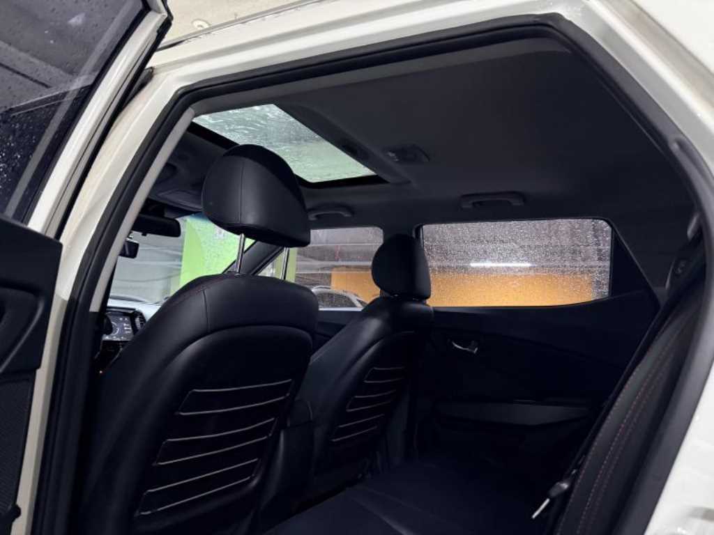 Ssangyong Tivoli - Vista 9