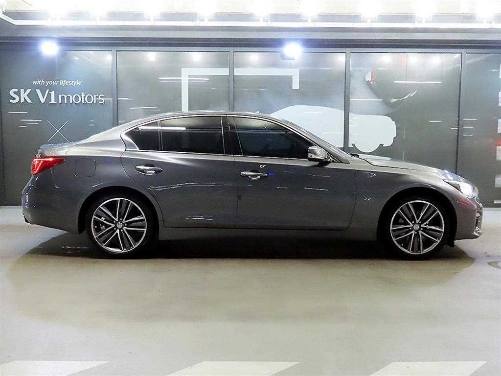 Infiniti Q - Vista 3