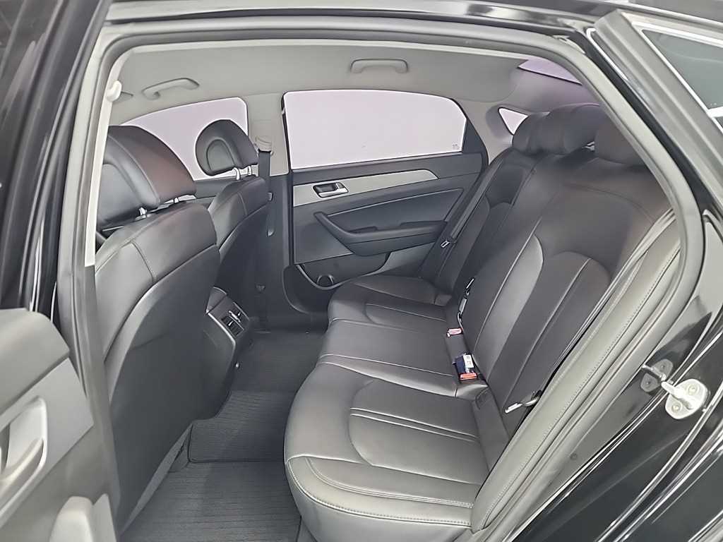 HYUNDAI Sonata - Vista 12