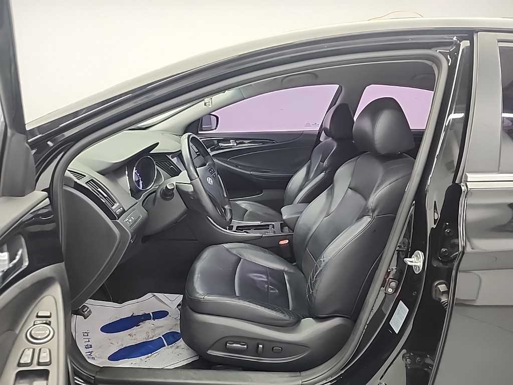 HYUNDAI Sonata - Vista 11